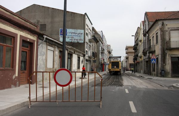 Pavimentação da Rua Almirante Reis – continuam os trabalhos