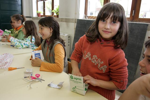 Oficinas de educação ambiental estiveram hoje na EB 1 de Aver-o-Mar