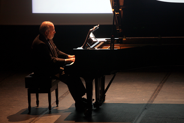 Espectáculo de piano emocionou público no Auditório