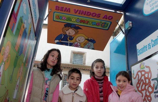 Visita ao Cidadómetro premeia alunos