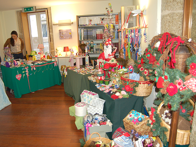 Bazar de Natal divulga trabalho de 24 artesãos