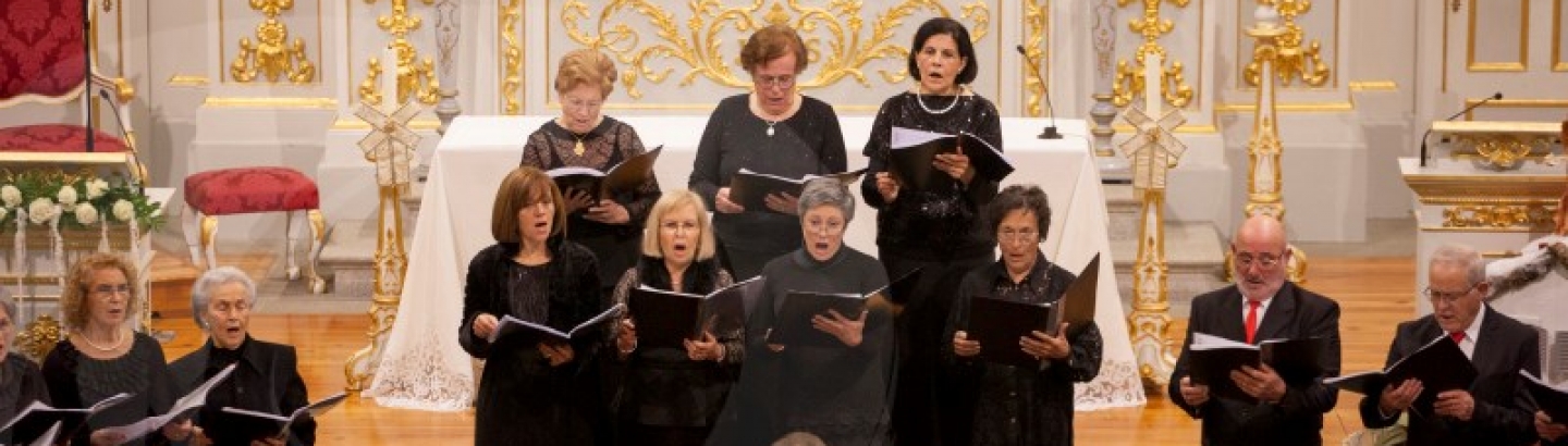 Coro de Santa Cecília canta em Noite de Reis