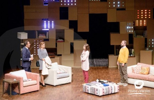 “O Deus da carnificina” retrata a violência de que o ser humano é capaz