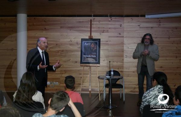 A arte do teatro explicada aos mais novos por Eduardo Faria