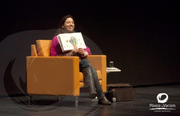 Adélia Carvalho partilhou as suas histórias com os mais novos