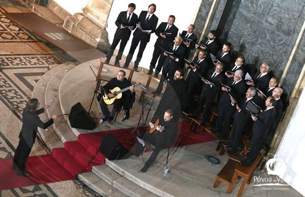 Adro da Igreja Matriz acolheu iniciativa musical