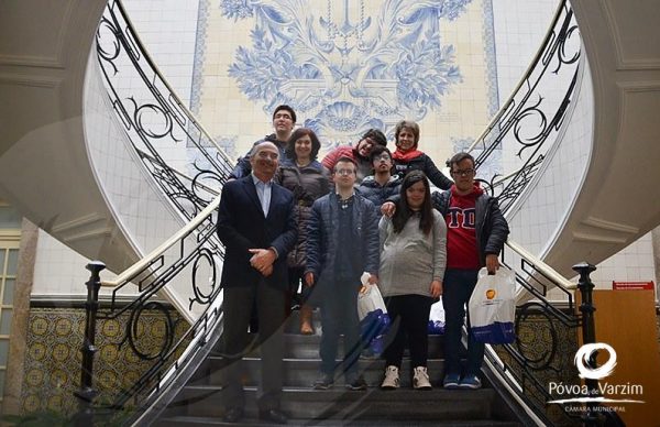 Alunos da Escola Secundária Rocha Peixoto vieram conhecer a Câmara Municipal