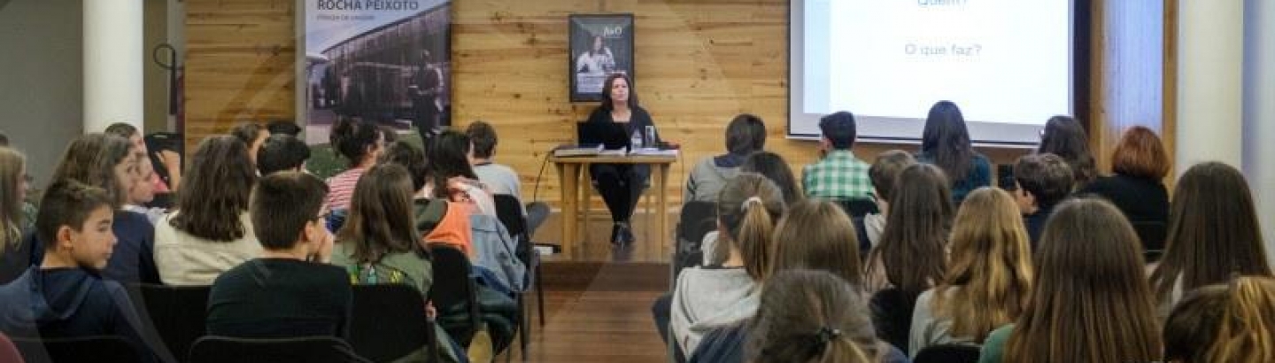 Angélica Santos partilhou experiência profissional com alunos