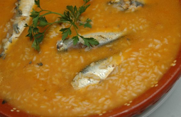 Arroz de Sardinhas e Sardinhas Assadas à mesa durante o mês de Julho