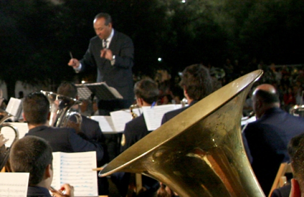 Feira do Livro: programa de dia 8 dá boas-vindas ao fim-de-semana com música