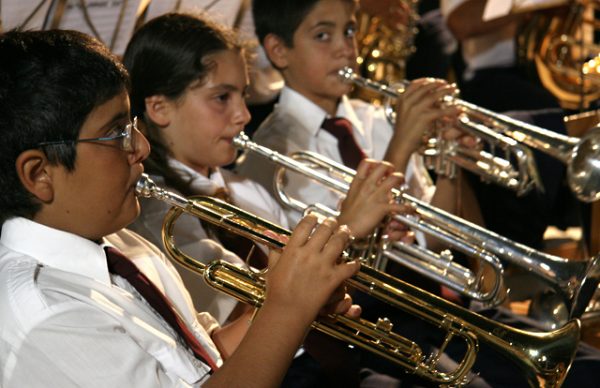 Feira do Livro despede-se com música e animação de rua