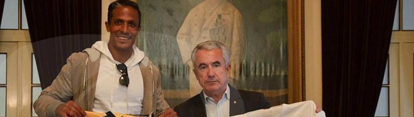 Bruno Alves ofereceu camisolas como forma de reconhecimento