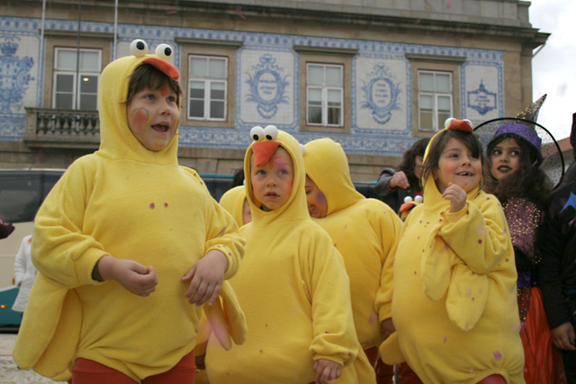 Desfile de Carnaval Infantil na sexta-feira