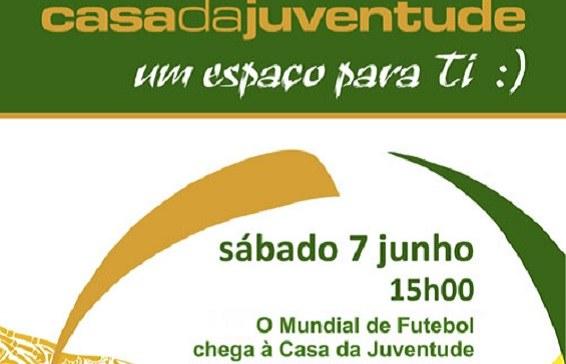 Casa da Juventude dinamiza jogo de futebol para saudar o Mundial