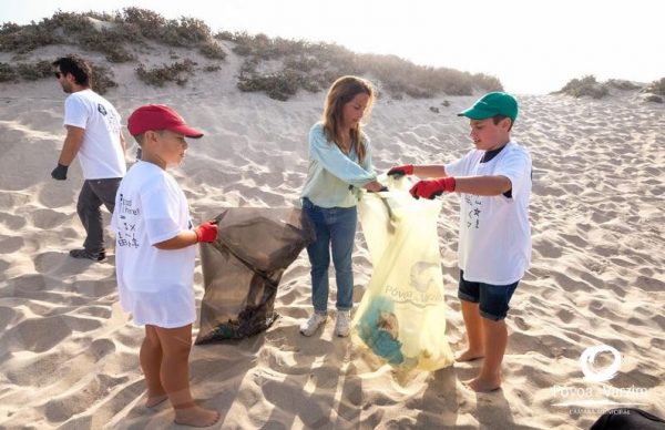 Centenas de voluntários limparam a Póvoa