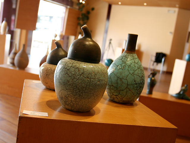 Exposição de cerâmica, no Posto de Turismo