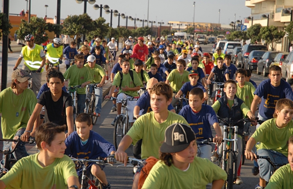 Cicloturismo reuniu mais de duas centenas de participantes