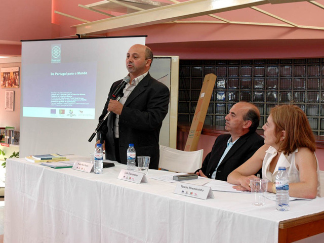 “Comunidades: novas questões sociais” – tema de conferência, no Diana Bar