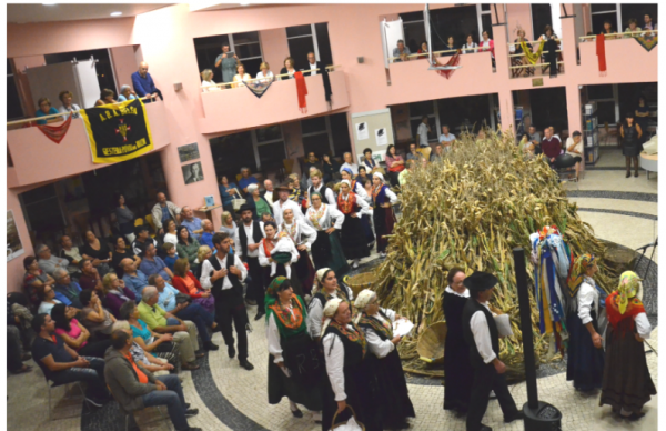 Desfolhada na Biblioteca Diana Bar