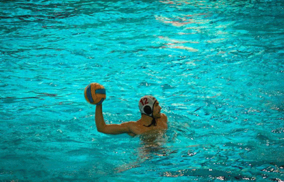 Polo aquático conta com vitória dos seniores e liderança isolada dos juniores