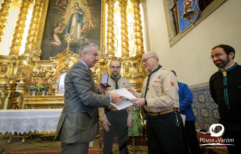 Escuteiros da Matriz atribuem Medalha de Ouro ao Município