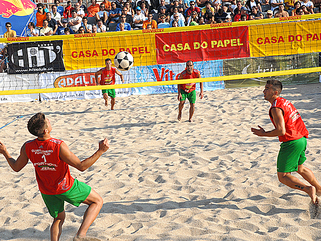 Supremacia dos atletas portugueses marca Torneio Internacional de Futevólei