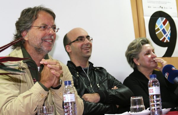 Mia Couto e valter hugo mãe encontram-se com alunos da Escola E.B. 2/3 Dr. Flávio Gonçalves