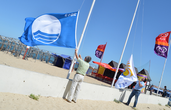 Bandeiras Azuis hasteadas em toda a costa poveira