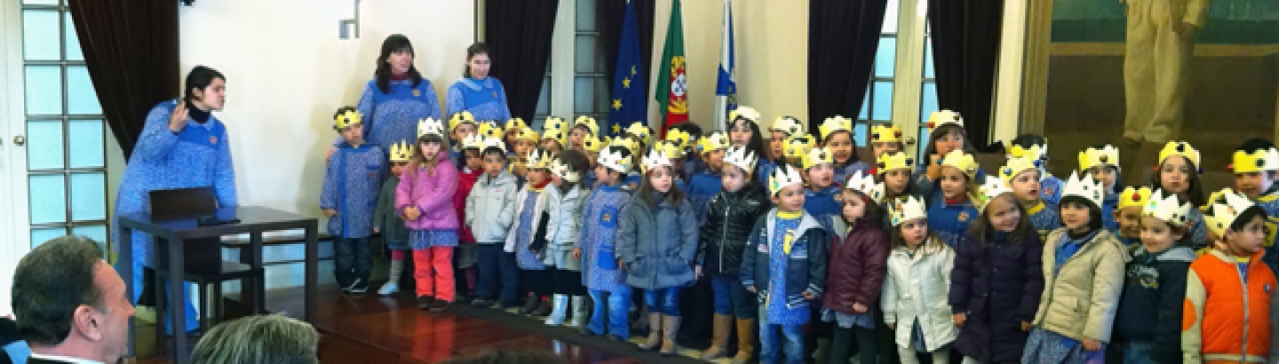 Votos de Bom Ano, pelas crianças da Obra de Santa Zita