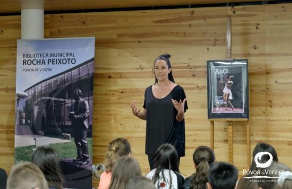 Joana Batista falou sobre dança na Biblioteca Municipal