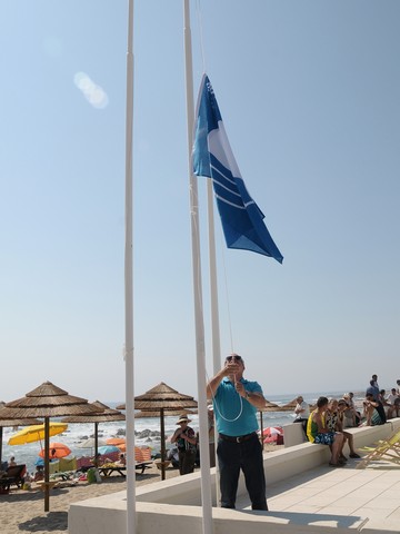 bandeira azul praia quião