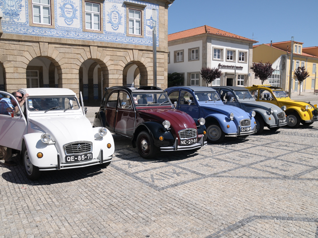 Mais de três dezenas de 2CV na Póvoa de Varzim