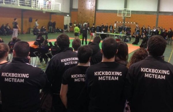 Kickboxing angariou bens alimentares para o Instituto Maria da Paz Varzim