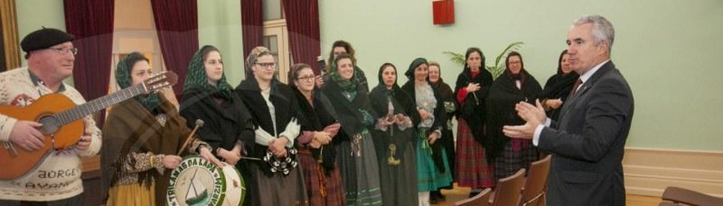 Leões da Lapa cantaram as Janeiras nos Paços do Concelho