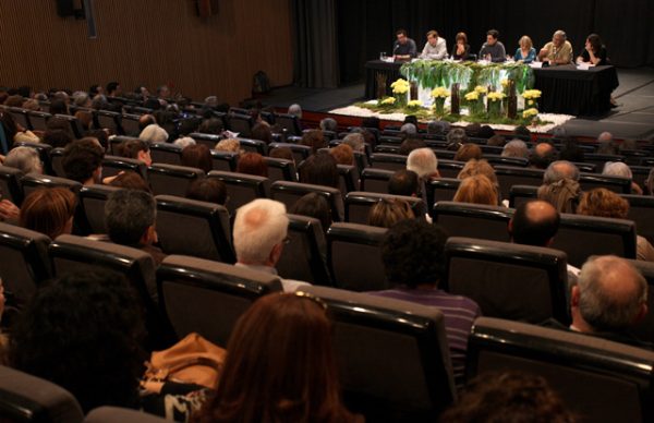 “Não há passado nem futuro na literatura, apenas eternidade.”