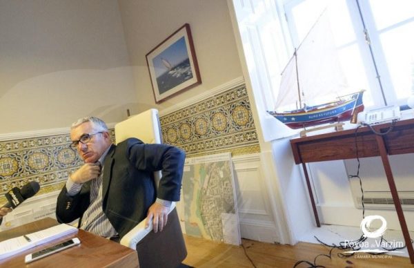 Mais praia, mais espaço para desporto e um novo parque infantil com a demolição do edifício das discotecas