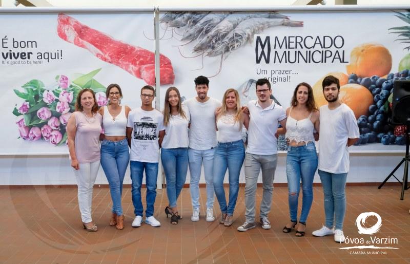 Mil Passos Escola de Dança levou ritmos africanos ao Mercado Municipal