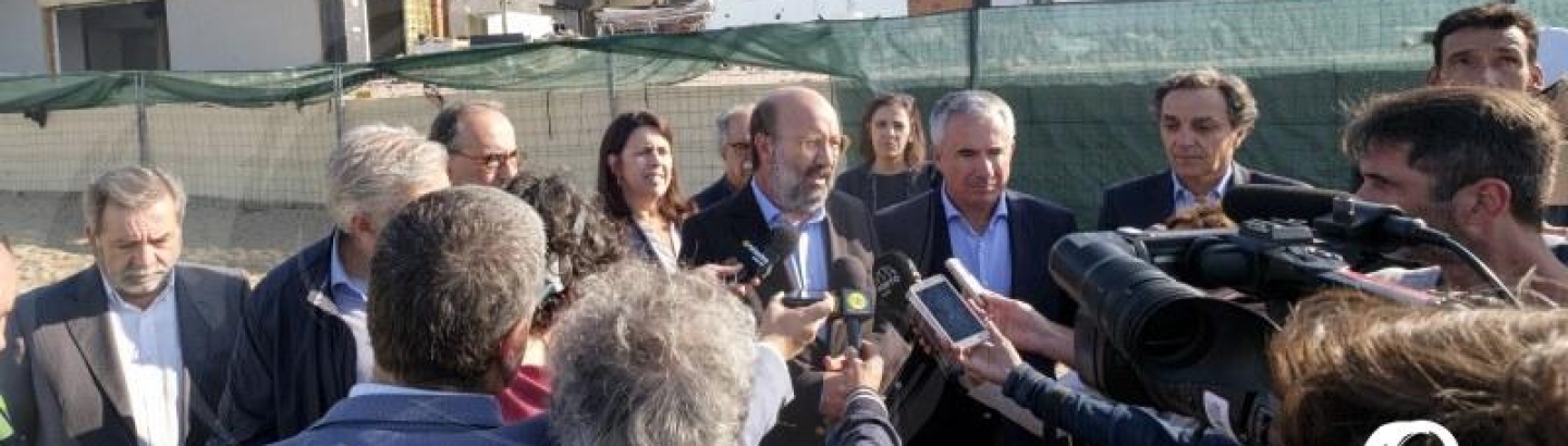 Ministro do Ambiente no arranque da demolição do Maresia