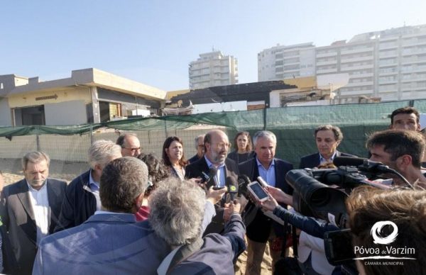 Ministro do Ambiente no arranque da demolição do Maresia