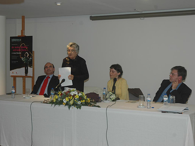 Luísa Dacosta apresentou na Biblioteca "De Mãos Dadas, Estrada Fora…"