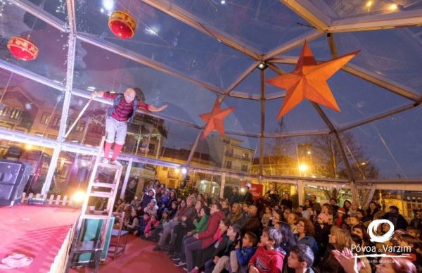 O circo trouxe sorrisos ao Palácio do Pai Natal