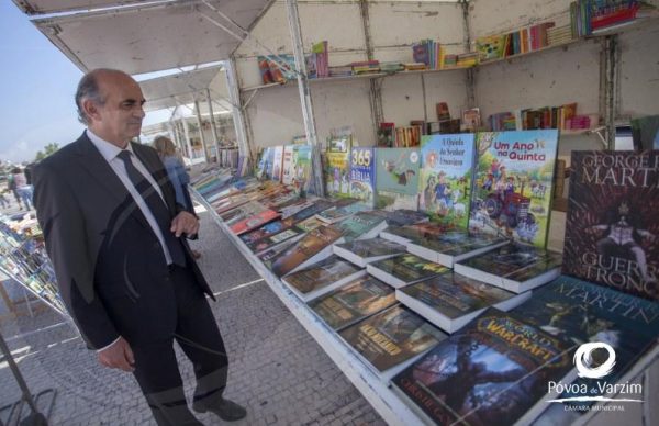 Paisagem da Feira do Livro no Passeio Alegre até 16 de agosto