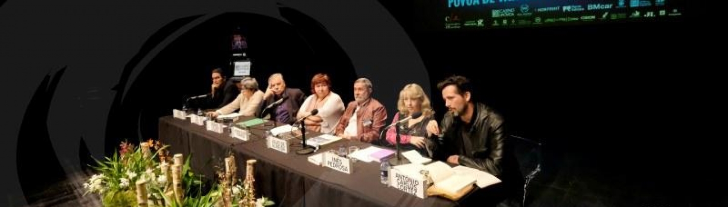 Poemas, anedotas e recordações na última Mesa