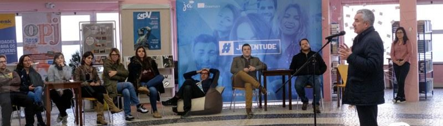 Presidente apela a uma juventude criativa e participativa