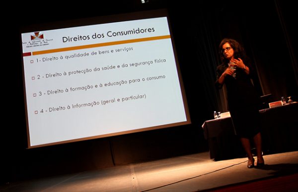 Direitos, deveres e bom-senso: educação do consumidor previne conflitos