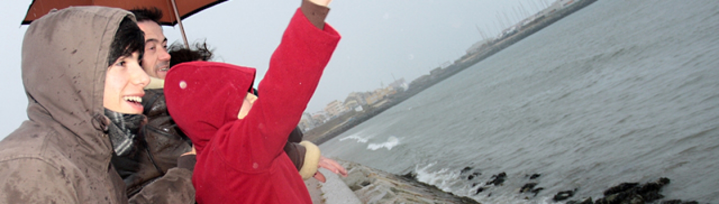 Emoção e Solidariedade no lançamento de flores ao mar