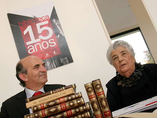 Luísa Dacosta doa espólio e apresenta livro na Biblioteca Municipal