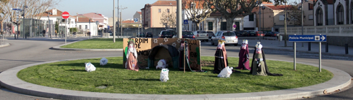 Eco-Rotundas de Natal decoram a cidade