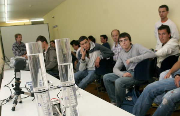 Uma profissão ligada à indústria – opções apresentadas na Casa da Juventude