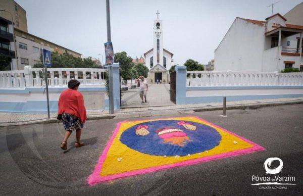 Tapetes de flores: uma tradição da Festa de Nossa Senhora do Desterro